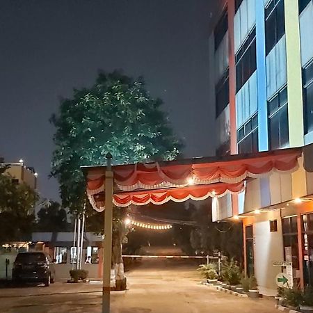 Sentosa Hotel & Restaurant - Tersertifikasi Chse Dari Kementerian Pariwisata Dan Ekonomi Kreatif Bekasi Exterior photo