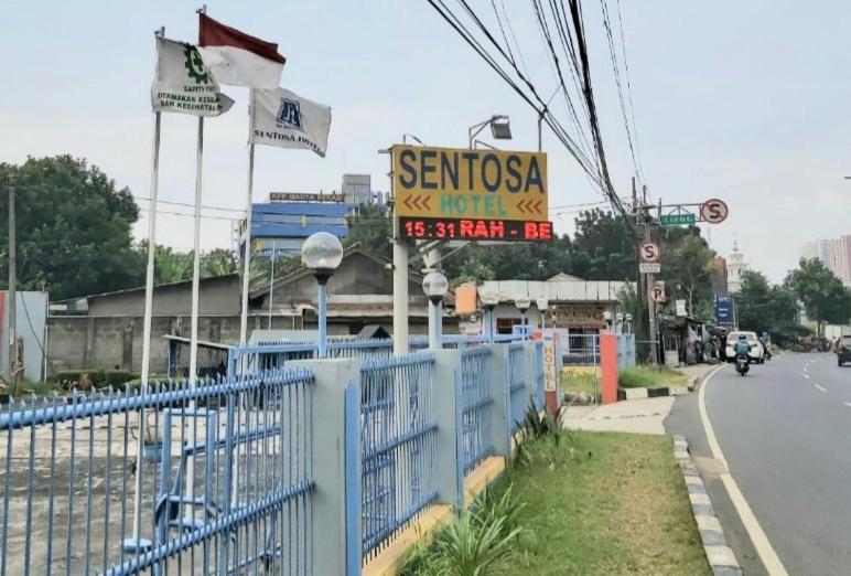 Sentosa Hotel & Restaurant - Tersertifikasi Chse Dari Kementerian Pariwisata Dan Ekonomi Kreatif Bekasi Exterior photo