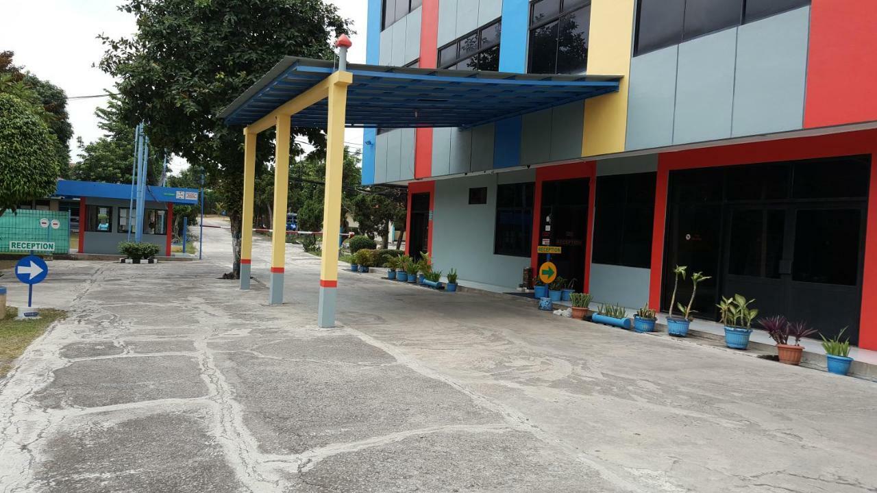 Sentosa Hotel & Restaurant - Tersertifikasi Chse Dari Kementerian Pariwisata Dan Ekonomi Kreatif Bekasi Exterior photo
